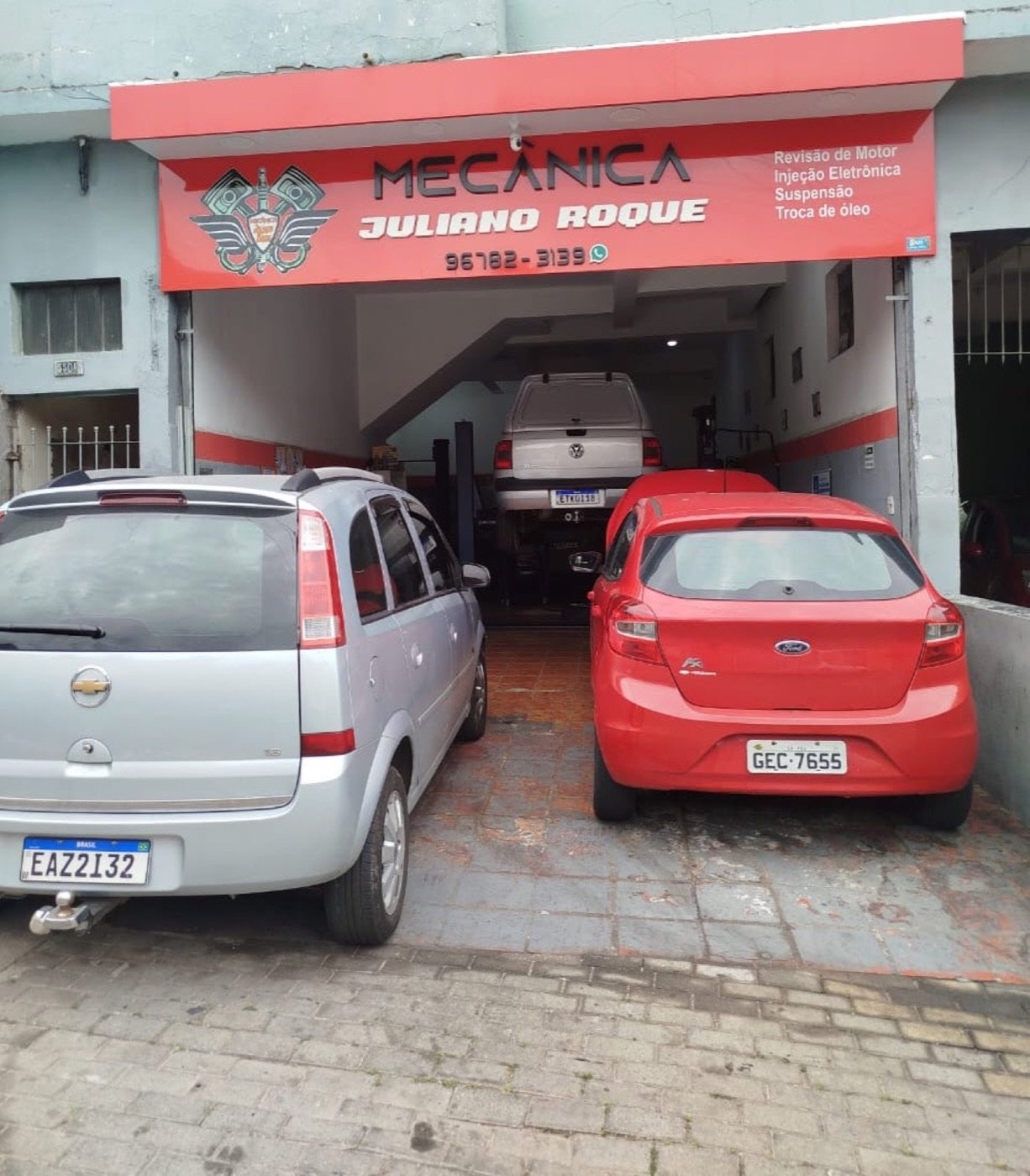 Fachada da JRV Oficina Mecânica na Vila Odete, em Poá